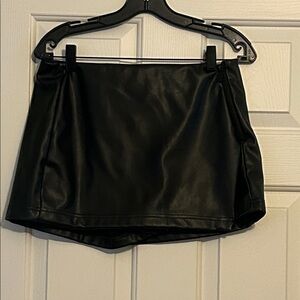 Ci Sono Black faux leather  Skort